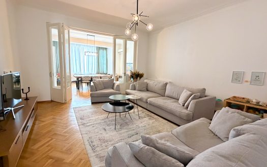 იყიდება ბინა საბურთალოზე